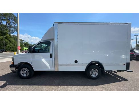 New 2025 Chevrolet Express 3500 Work Van w/ Power Convenience Package image 5