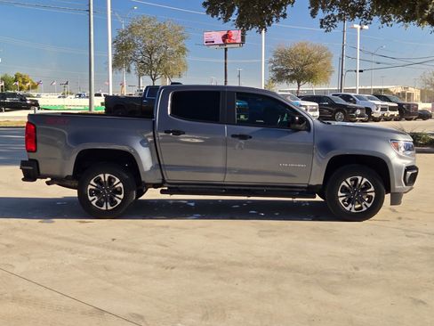Used 2022 Chevrolet Colorado Z71 image 2