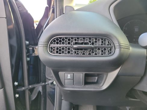 Used 2024 Honda HR-V LX image 20