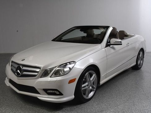 Used 2011 Mercedes-Benz E 550 Cabriolet image 16