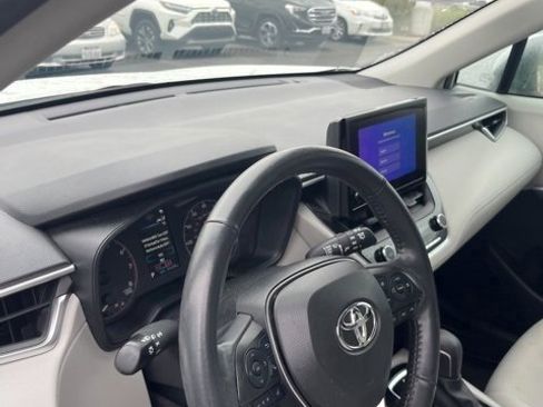 Used 2023 Toyota Corolla Cross LE image 11