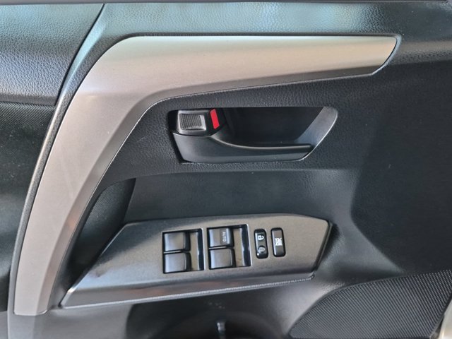 Used 2018 Toyota RAV4 LE w/ Carpet Mat Package FWD image 17
