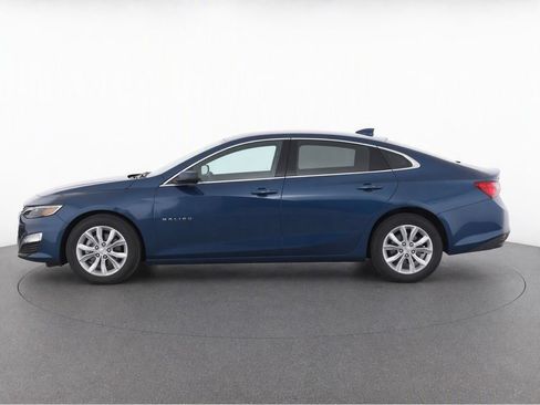 Used 2025 Chevrolet Malibu LT FWD image 4