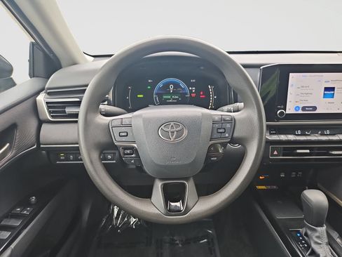 Used 2025 Toyota Camry LE FWD image 44