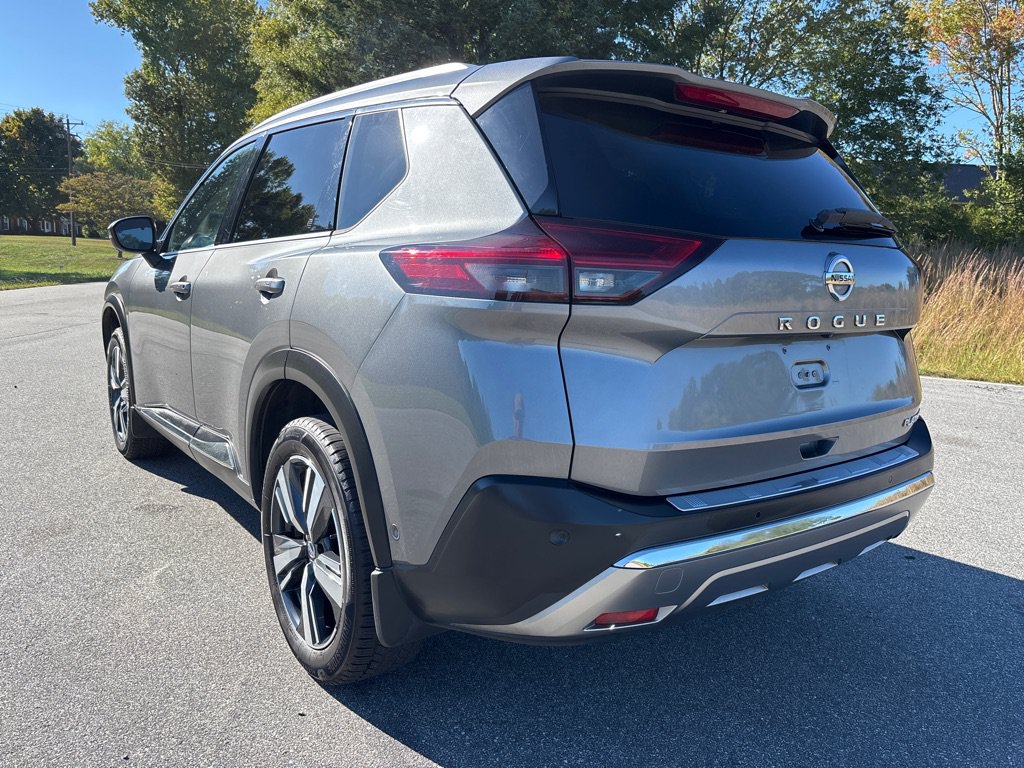 Used 2021 Nissan Rogue Platinum FWD image 3