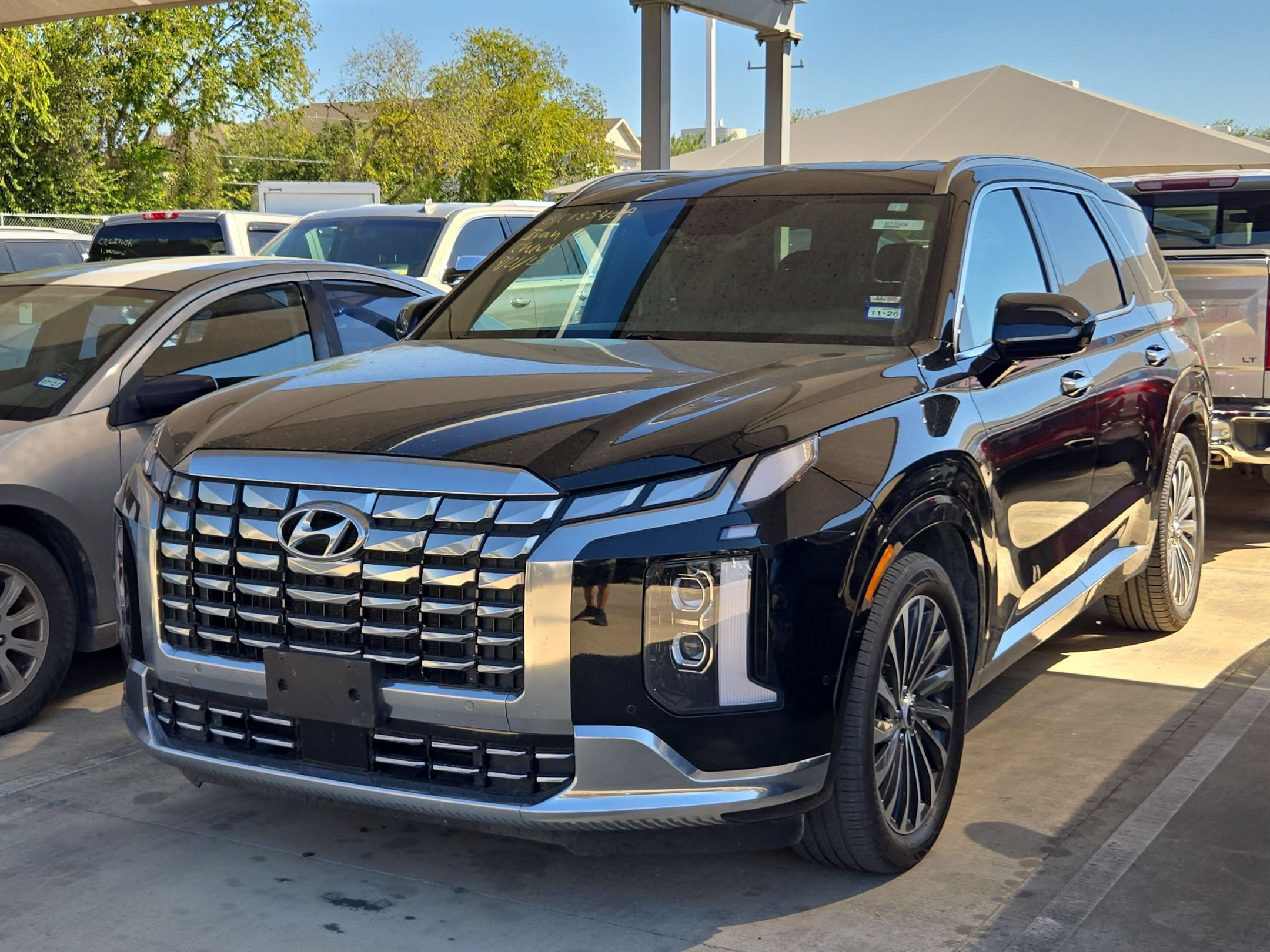 Used 2025 Hyundai Palisade Calligraphy AWD/4WD image 3