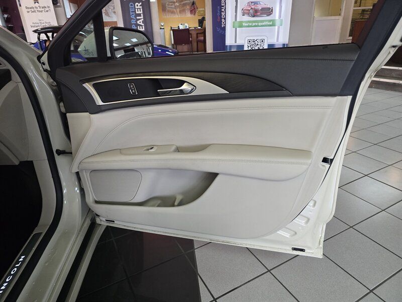 Used 2018 Lincoln MKZ Select w/ Select Plus Package AWD/4WD image 13