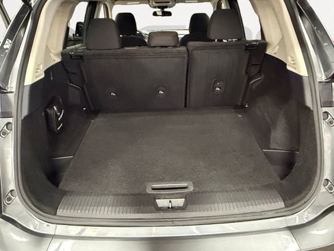 Used 2024 Nissan Rogue S FWD image 13