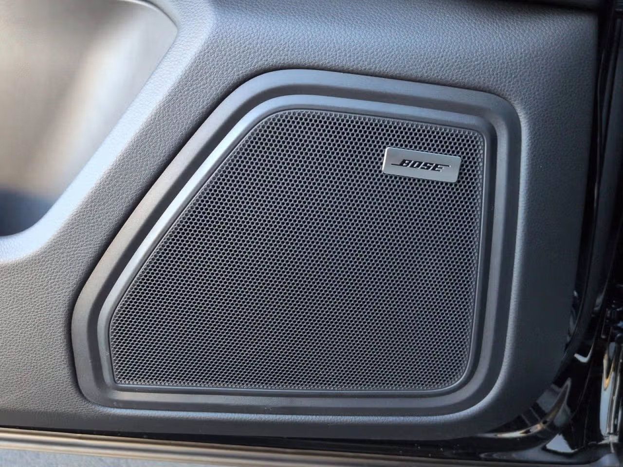 Certified 2026 Porsche Macan AWD/4WD image 15