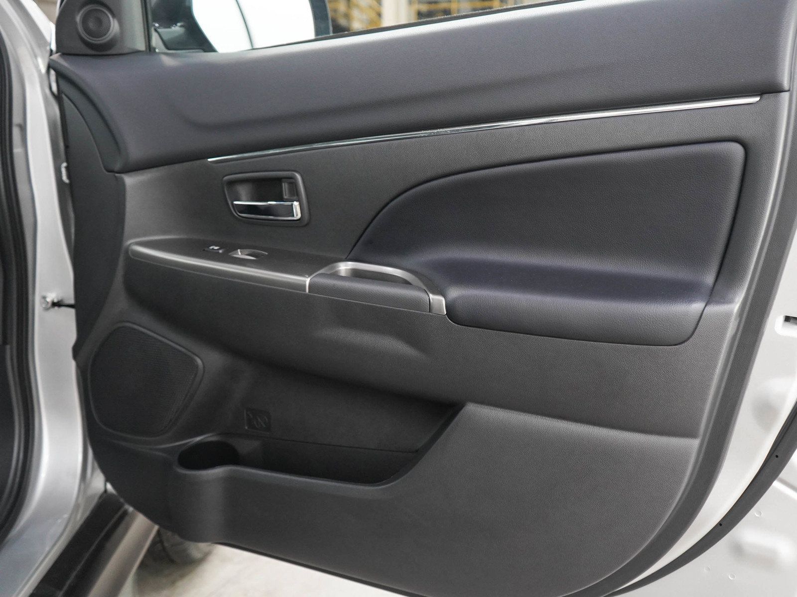Used 2026 Mitsubishi Outlander Sport SE AWD/4WD image 9
