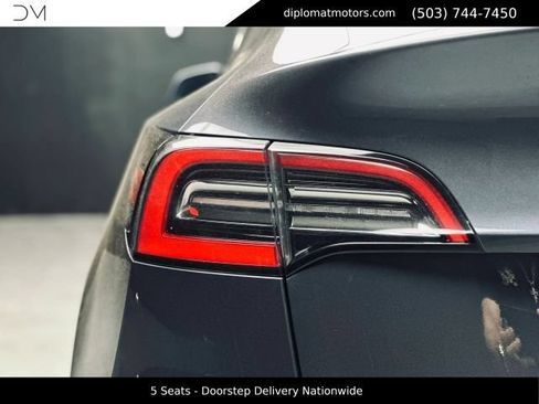 Used 2021 Tesla Model Y Long Range AWD/4WD image 15