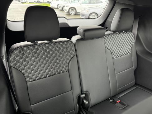 New 2026 GMC Acadia Denali w/ Super Cruise Package image 13