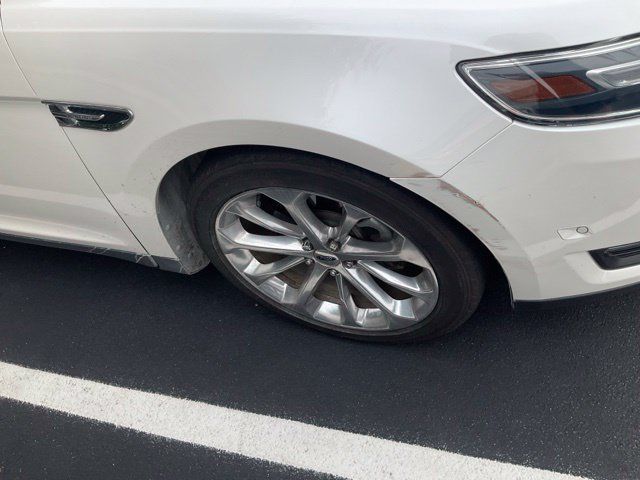 Used 2016 Ford Taurus Limited w/ Equipment Group 301A AWD/4WD image 3