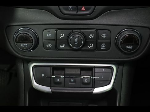 Used 2023 GMC Terrain SLE w/ Driver Convenience Package AWD/4WD image 26