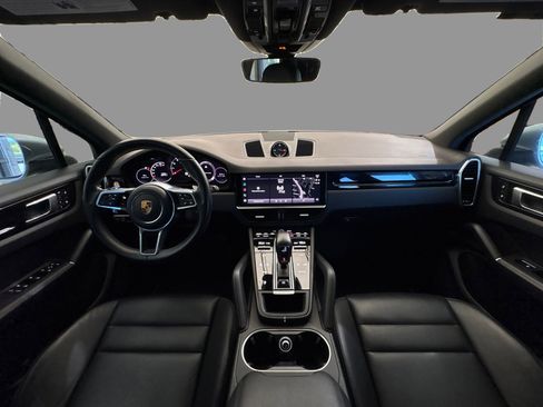 Used 2022 Porsche Cayenne image 22