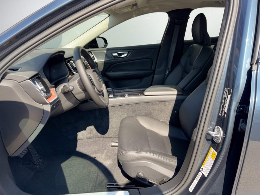 Used 2024 Volvo S60 B5 Plus w/ Climate Package FWD image 5
