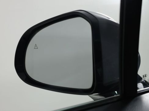 Used 2022 Hyundai Santa Fe Limited AWD/4WD image 17