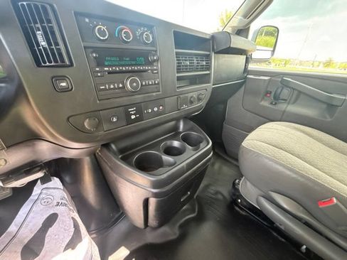 Used 2018 Chevrolet Express 2500 w/ Communications Package RWD image 13