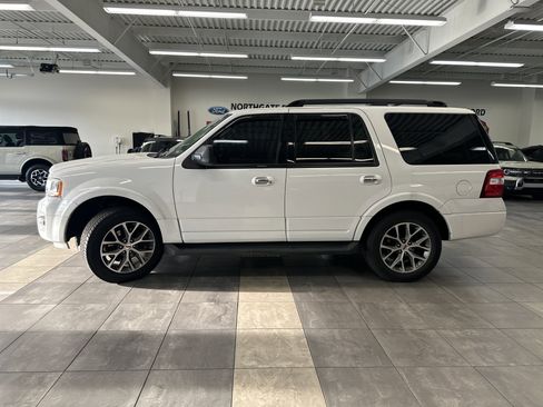 Used 2016 Ford Expedition XLT w/ Equipment Group 202A image 15