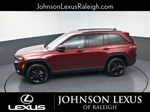 Used 2022 Jeep Grand Cherokee Altitude image 29