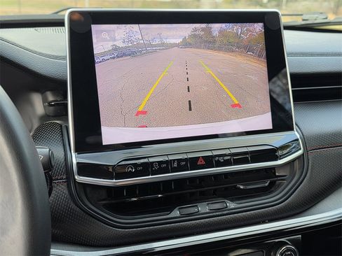 Used 2023 Jeep Compass Trailhawk image 10