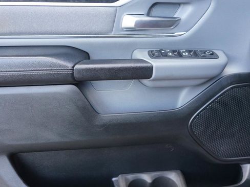 Used 2020 RAM 1500 Big Horn AWD/4WD image 9