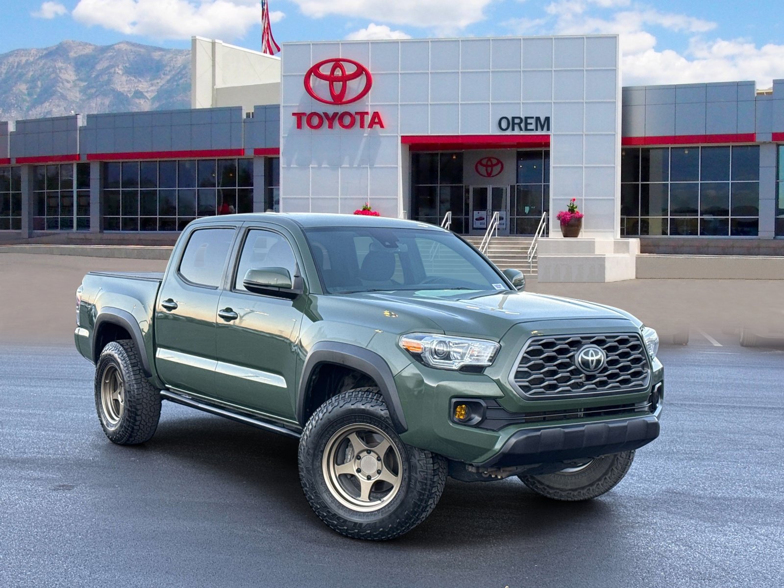 Used 2021 Toyota Tacoma TRD Off-Road w/ Technology Package AWD/4WD image 1