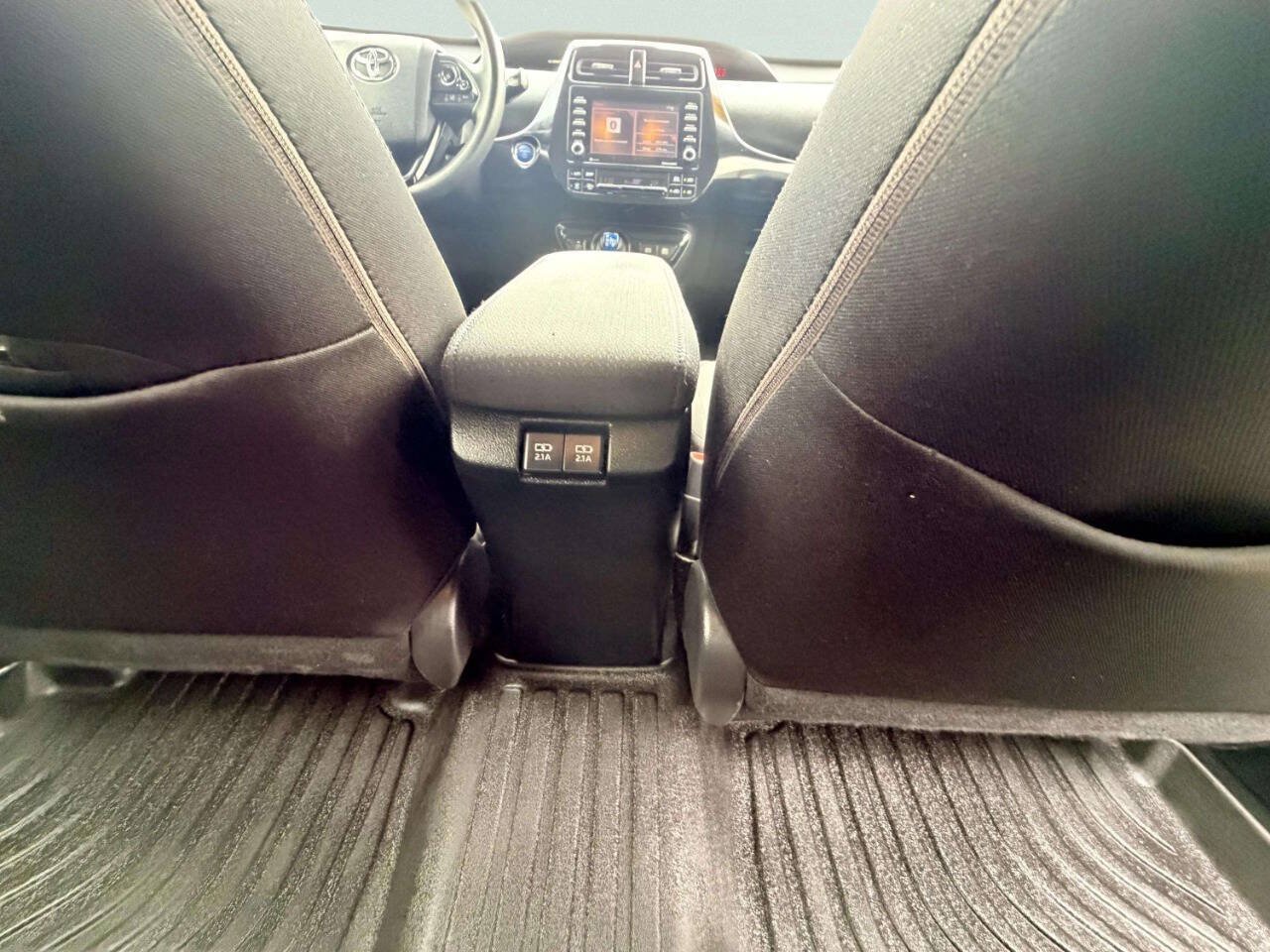 Used 2022 Toyota Prius LE FWD image 29