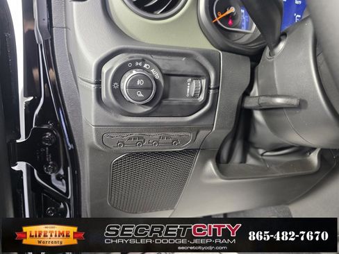 New 2025 Jeep Gladiator Mojave image 12