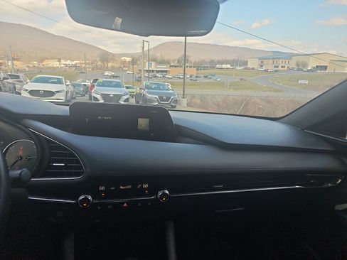 Used 2020 MAZDA MAZDA3 AWD Hatchback w/ Preferred Pkg image 22