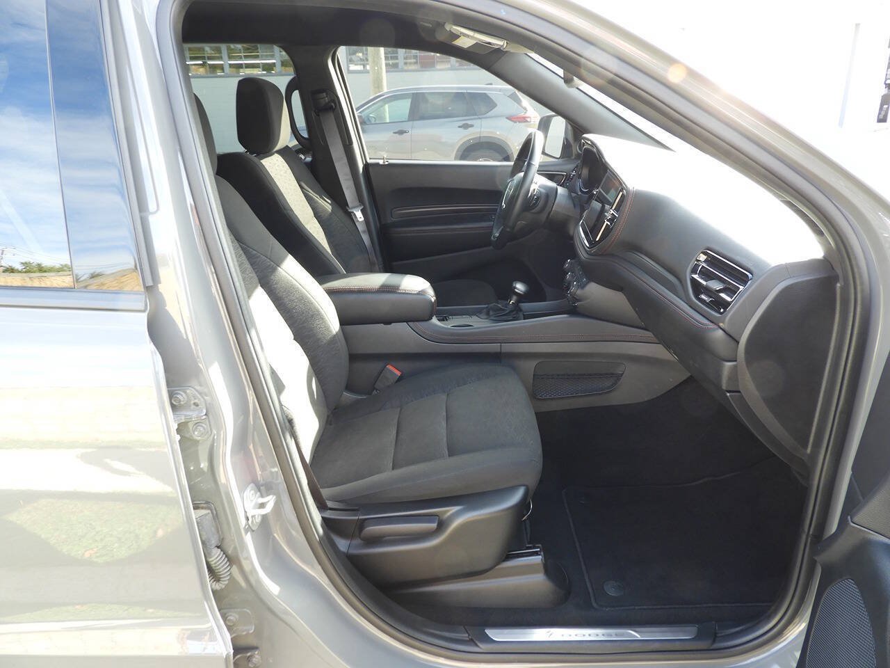 Used 2025 Dodge Durango R/T w/ Blacktop Package AWD/4WD image 36