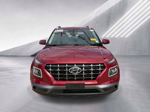 Certified 2023 Hyundai Venue Limited w/ Cargo Package FWD image 2
