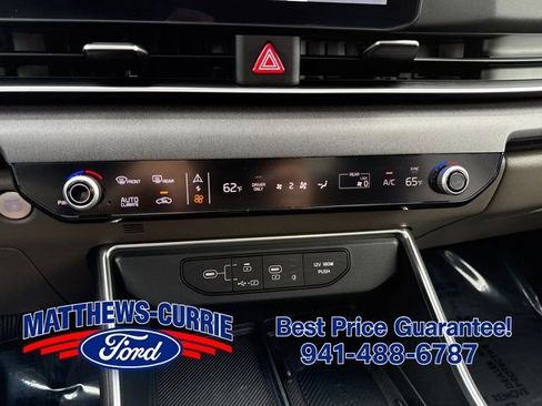 Used 2025 Kia Carnival SX FWD image 21
