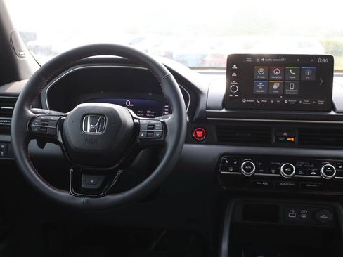 Used 2025 Honda Pilot Black Edition image 24
