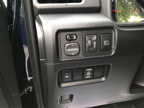 Used 2020 Toyota 4Runner SR5 AWD/4WD image 13