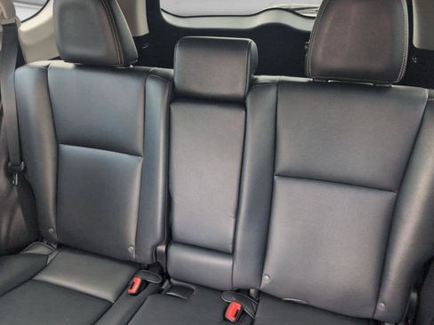 Used 2015 Toyota RAV4 Limited FWD image 29