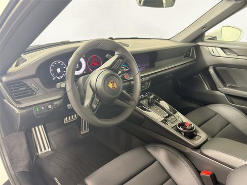 Certified 2026 Porsche 911 Targa 4S AWD/4WD image 4