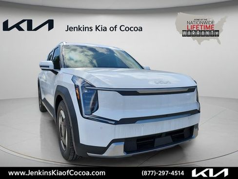 New 2026 Kia EV9 Wind AWD/4WD image 2