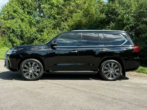 Used 2021 Lexus LX 570 4WD w/ Luxury Package image 3