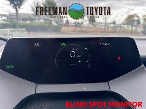 Used 2026 Toyota Prius XLE FWD image 8
