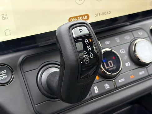 New 2026 Land Rover Defender 110 OCTA AWD/4WD image 17