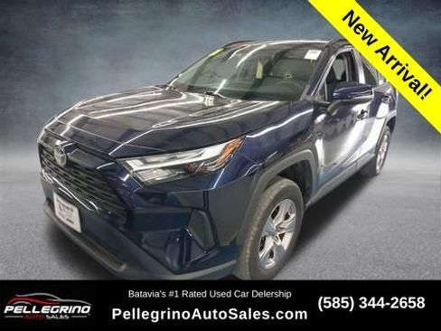 Used 2022 Toyota RAV4 XLE image 1