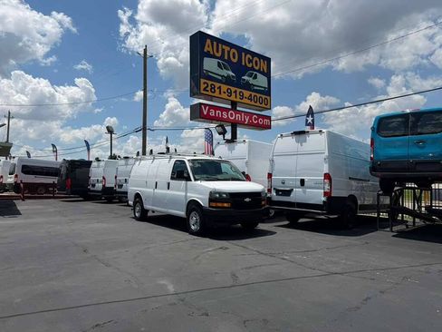 Used 2023 Chevrolet Express 2500 w/ Driver Convenience Package RWD image 28