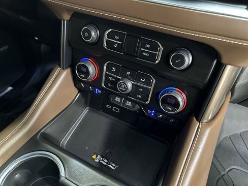 Used 2023 Chevrolet Suburban High Country image 20