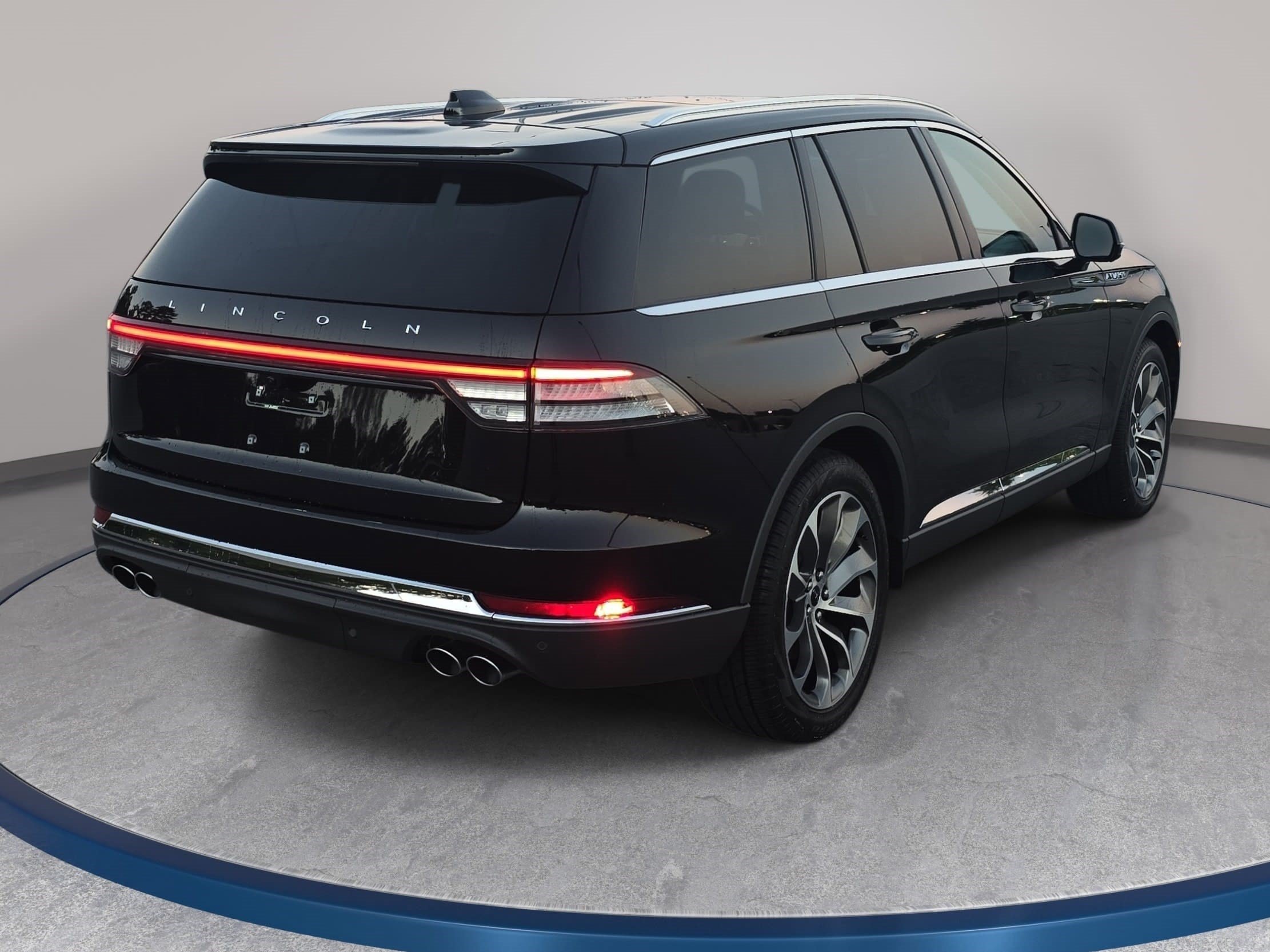 Used 2026 Lincoln Aviator Reserve w/ Luxury Package RWD image 5