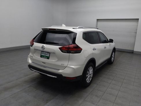 Used 2018 Nissan Rogue SV w/ Premium Package image 9
