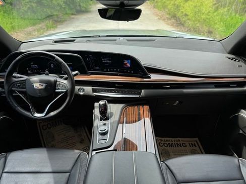 Used 2023 Cadillac Escalade Premium Luxury AWD/4WD image 22