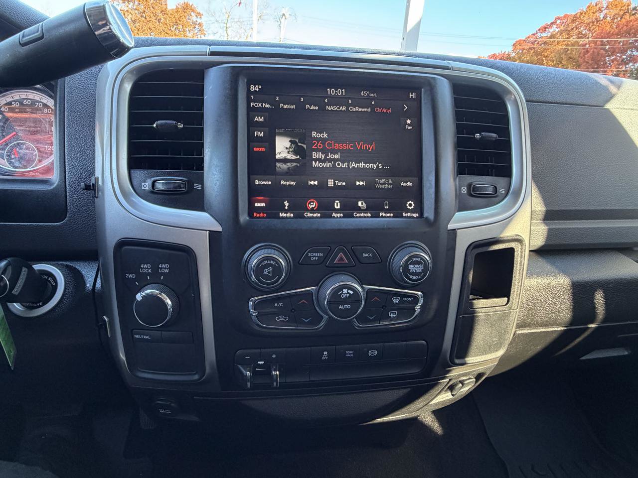 Used 2018 RAM 3500 SLT AWD/4WD image 34