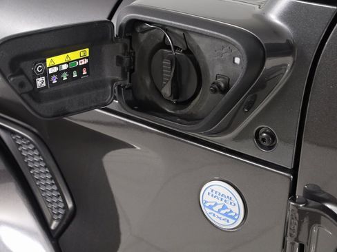 Used 2022 Jeep Wrangler Unlimited Sahara w/ Cold Weather Group image 53