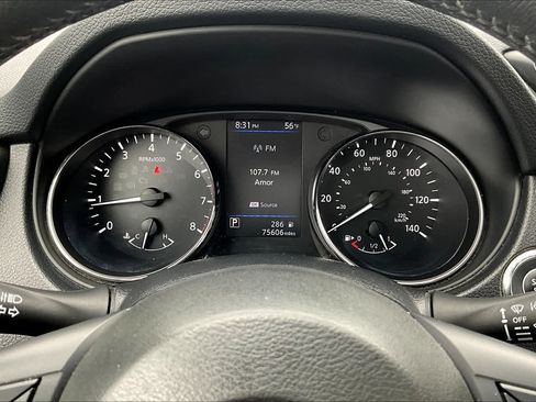 Used 2019 Nissan Rogue SV FWD image 25